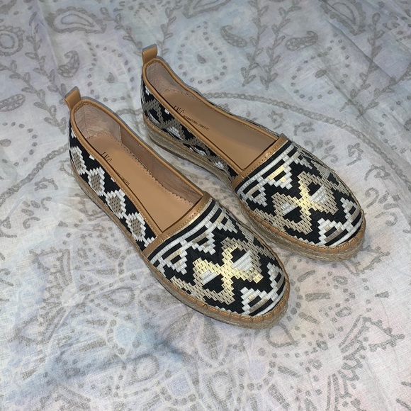 INC Caleyy 6 Black Gold Espadrilles Slip Ons 8.5 - Picture 5 of 7